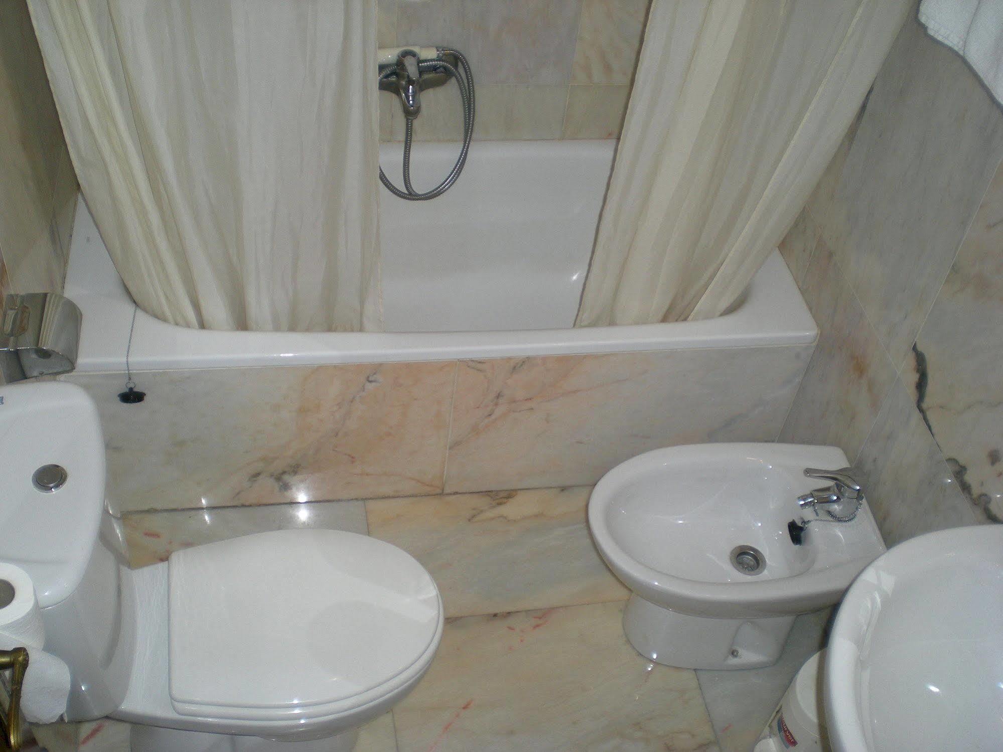 Hotel Puerta Romeros Burgos Luaran gambar